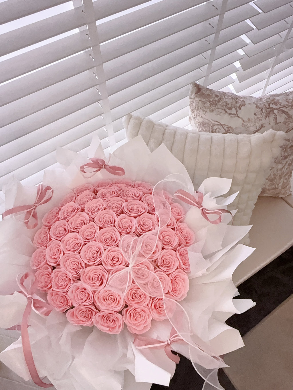 Elegance Round Pink Roses